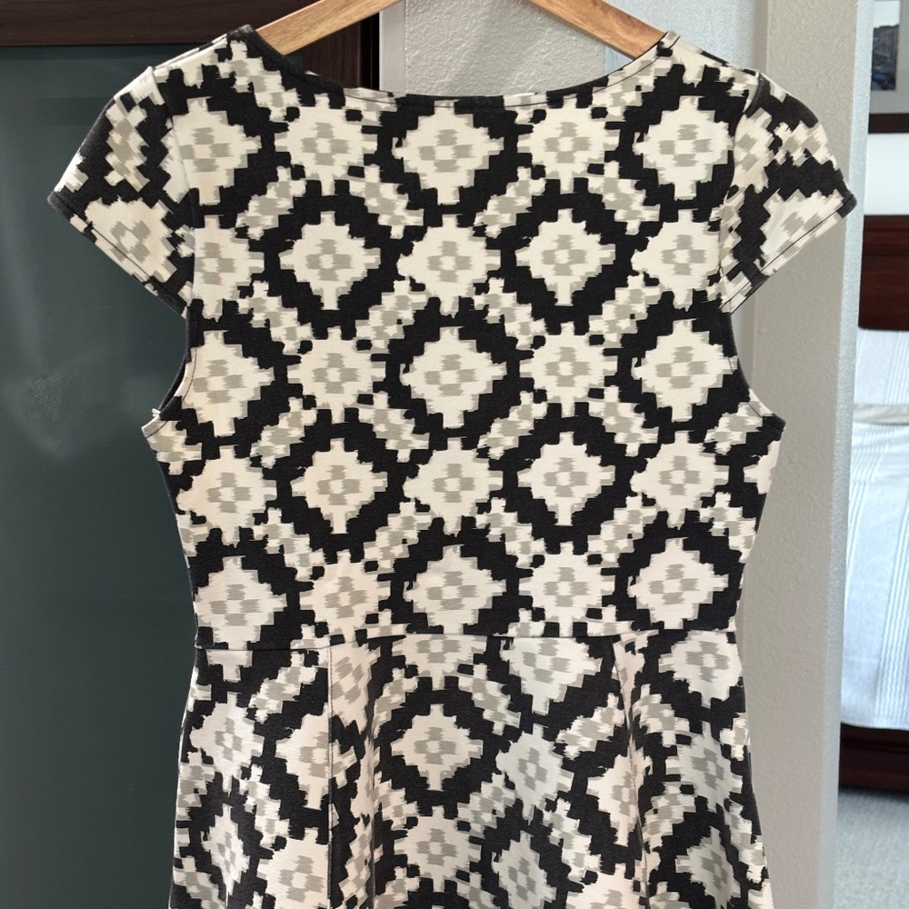 MINKPINK Fit & Flare Mini Dress - Black/Gray/White Abstract Pattern Size M - Picture 7 of 12